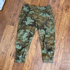 Camouflage Levi’s joggers
